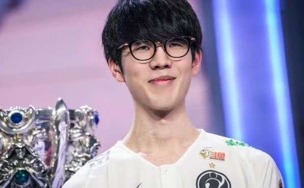B费